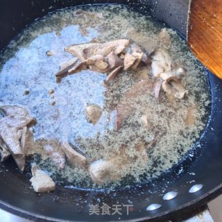 “下酒菜”西葫芦炒猪肝的做法步骤：4