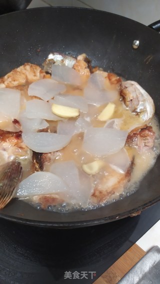 草鱼焖萝卜的做法步骤：6