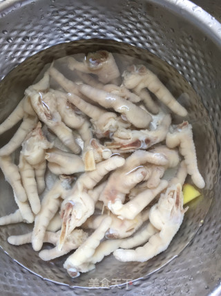 柠檬鸡爪的做法步骤：2