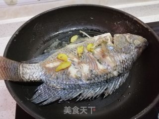 香煎罗非鱼的做法步骤：4
