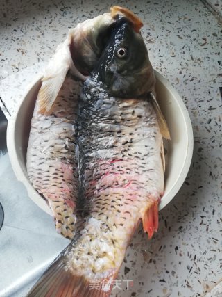 家庭版烤鱼，无烤箱版的做法步骤：1