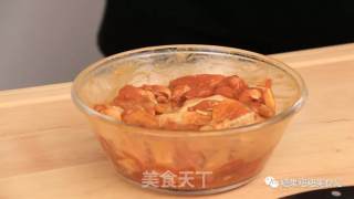 蒸出来的香菇滑鸡，一口鲜嫩爽滑的做法步骤：1