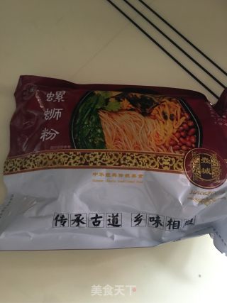 荷包蛋螺丝粉的做法步骤：2