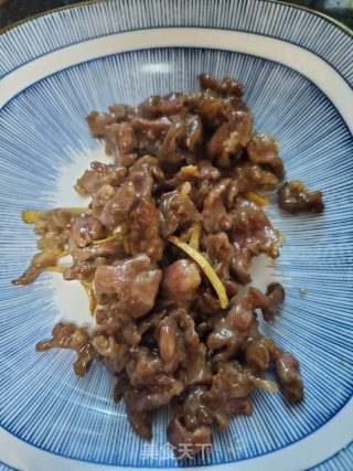 香芹炒牛肉的做法步骤：4