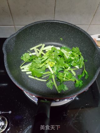 香芹炒牛肉的做法步骤：5