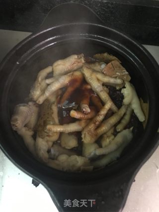 土豆焖鸡脚的做法步骤：7