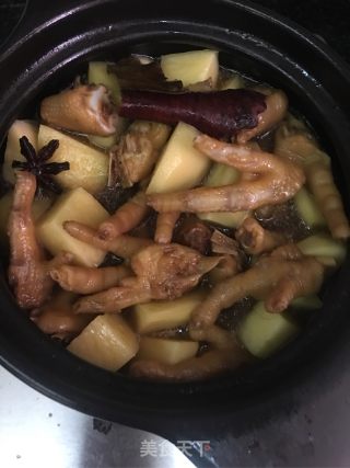 土豆焖鸡脚的做法步骤：10