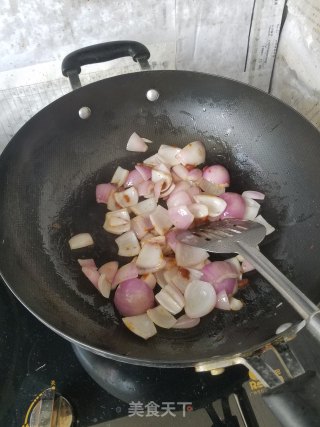 酱爆墨鱼仔的做法步骤：4