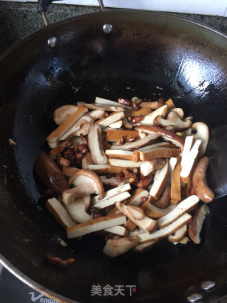 双香炒肉丝的做法步骤：4