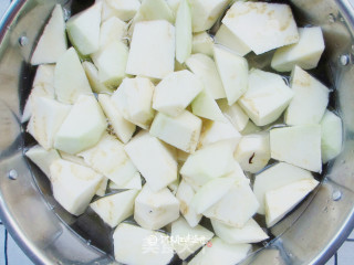青椒烧茄子（少油秘诀）的做法步骤：2