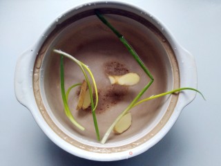 鸡毛菜肉圆汤的做法步骤：5