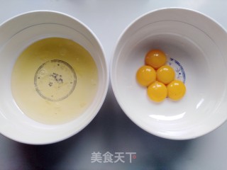 香葱肉松蛋糕卷的做法步骤：2