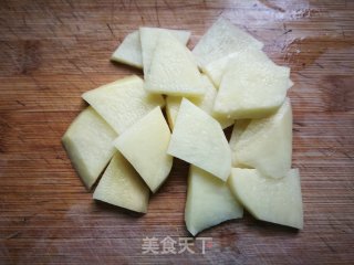 洋葱木耳炒土豆片的做法步骤：2