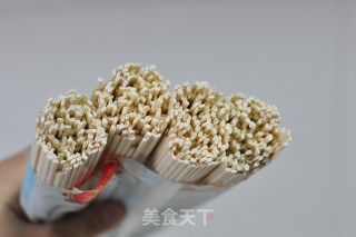 西红柿鸡蛋挂面的做法步骤：3