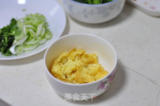 西红柿鸡蛋挂面的做法步骤：4