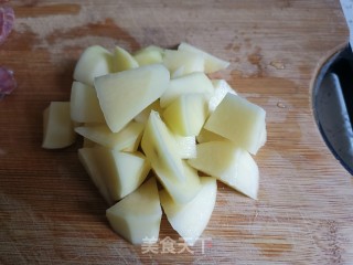 香肠炒土豆和豆角的做法步骤：3