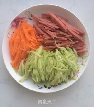 炸酱面的做法步骤：2