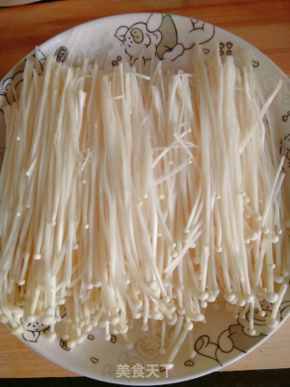 蒜蓉金针菇的做法步骤：1