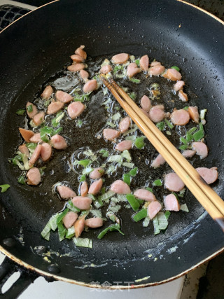 蛋炒饭的做法步骤：2