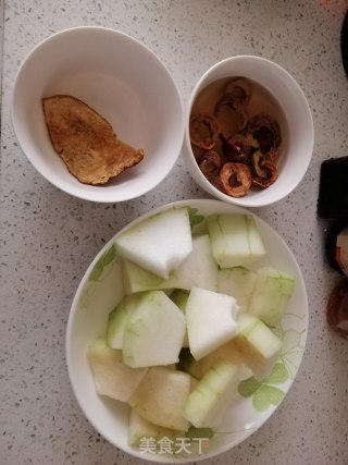 山楂冬瓜排骨湯的做法步骤：1