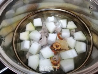 山楂冬瓜排骨湯的做法步骤：3