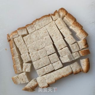香烤吐司丁的做法步骤：2