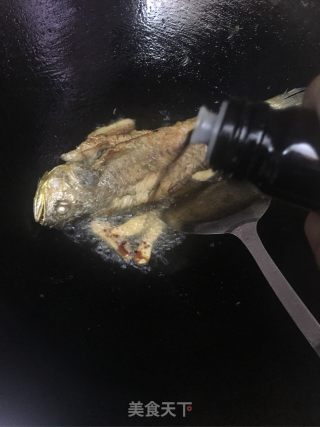 焖黄花鱼的做法步骤：5