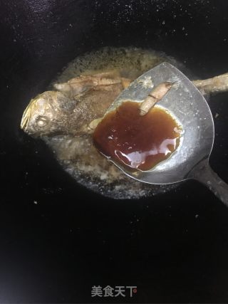 焖黄花鱼的做法步骤：6