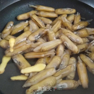“荤菜”家常蛏子的做法步骤：2
