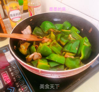 青椒炒肉（墨墨的菜）的做法步骤：5
