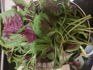 清炒红米苋的做法步骤：1