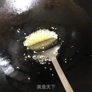 剁椒蒸红尾的做法步骤：3