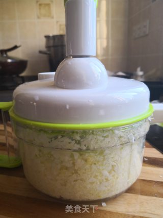 白菜洋葱鸡蛋馅水饺的做法步骤：2