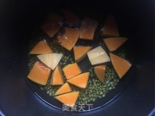 南瓜绿豆汤的做法步骤：5