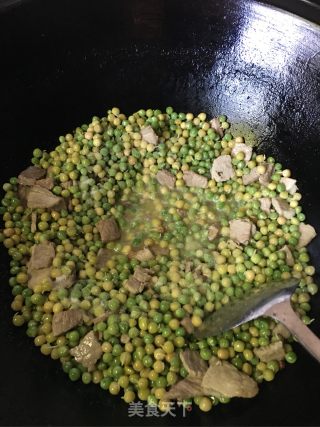 豌豆焖饭的做法步骤：5