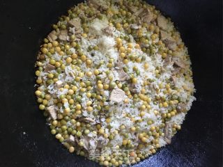 豌豆焖饭的做法步骤：8