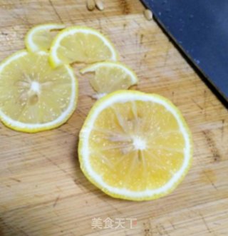 柠檬奶昔的做法步骤：2