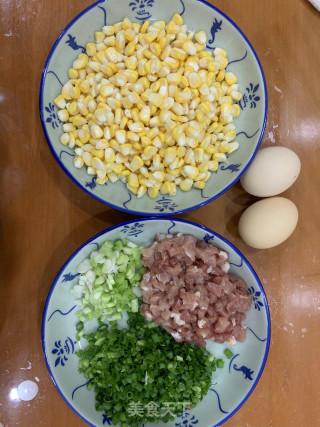 玉米蛋炒饭的做法步骤：1
