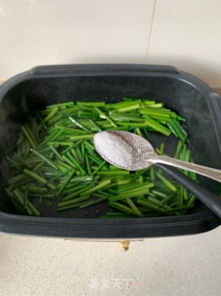 韭菜苔炒扇贝的做法步骤：6