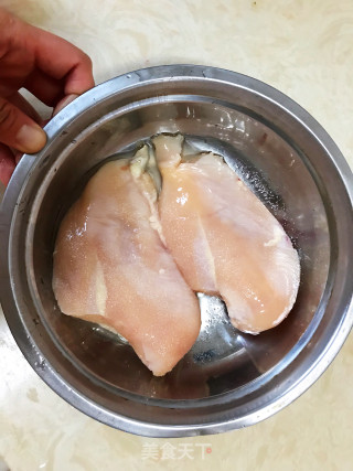 烤鸡胸肉的做法步骤：1