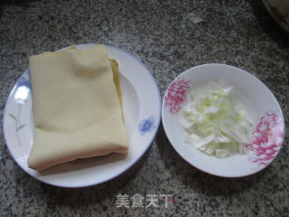 京酱千张丝的做法步骤：1