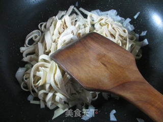 京酱千张丝的做法步骤：10
