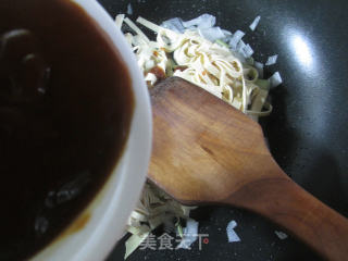 京酱千张丝的做法步骤：11