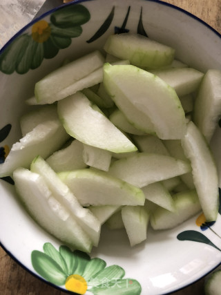 沙虫冬瓜汤的做法步骤：2