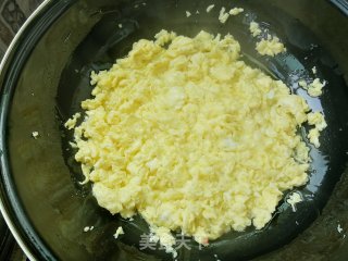 韮菜鸡蛋饼的做法步骤：4