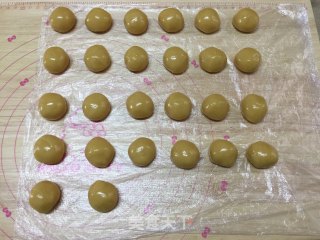 凯蒂广式月饼的做法步骤：7