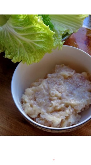 龙利鱼肉大丸子的做法步骤：2
