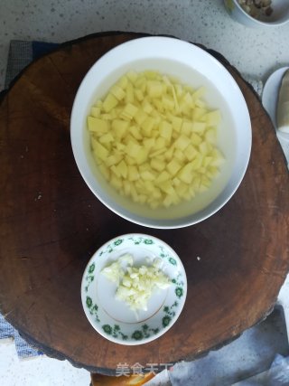 腊肉杂蔬焖饭的做法步骤：3