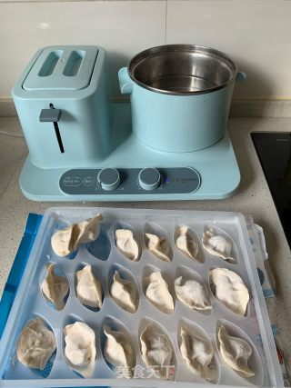 酸汤水饺的做法步骤：7