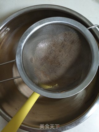 巧克力脆皮蛋糕卷的做法步骤：3
